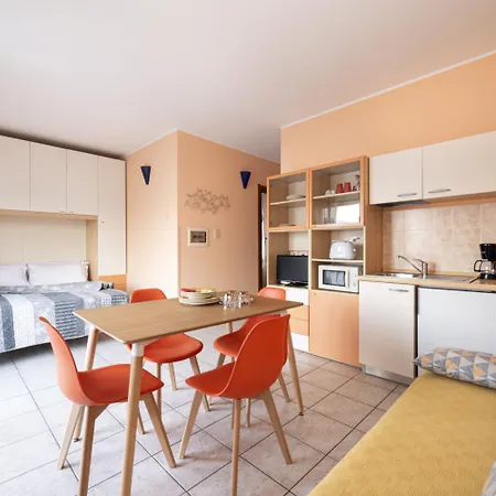 Bilocale 6 With Balconyterrace Lejlighed *